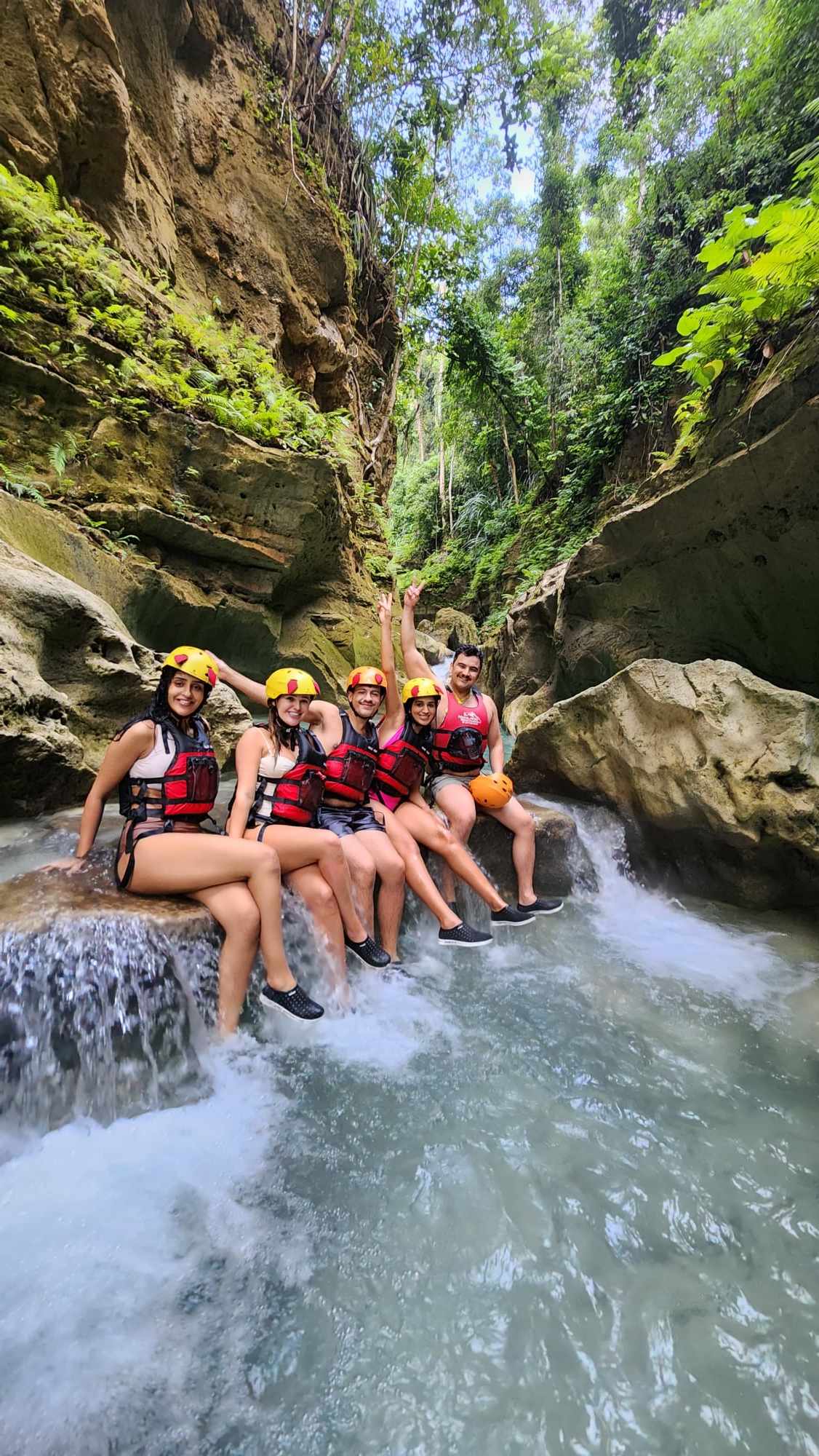 Alegria Wonderfalls-16